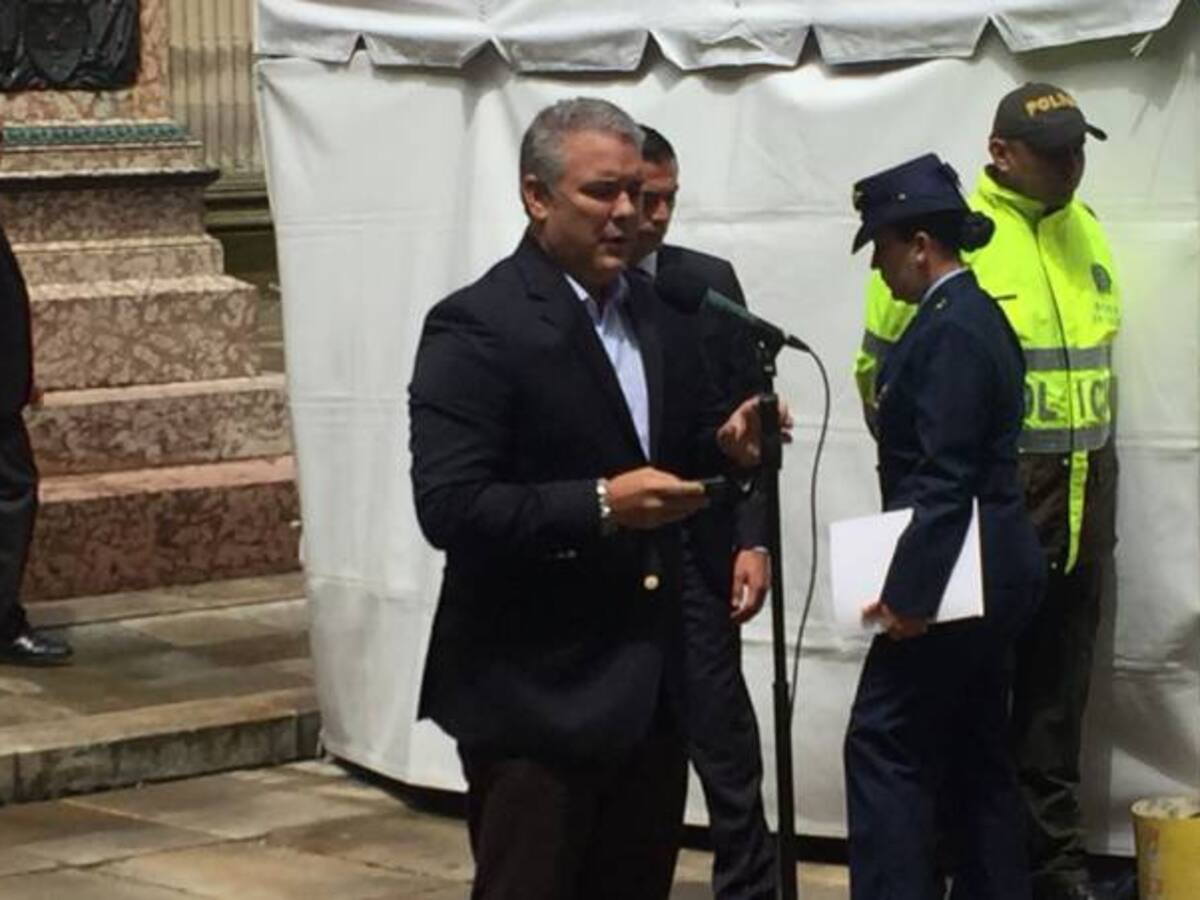 Duque votó la consulta anticorrupción e invitó a colombianos hacer lo mismo