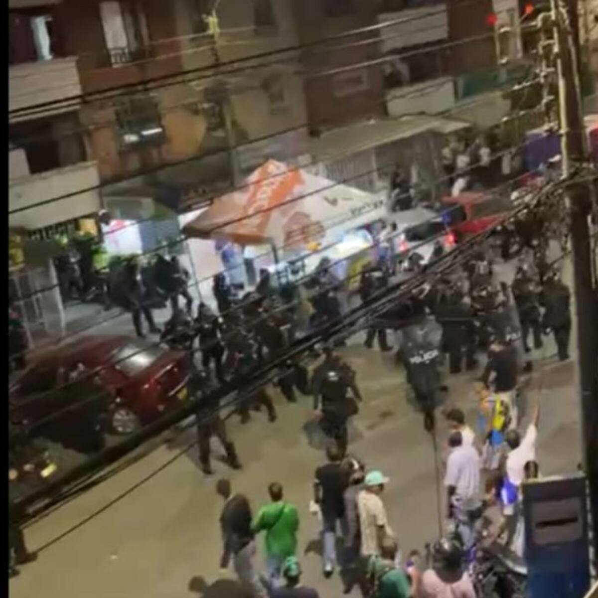 Robo en los Floralia terminó en asonada e intento de bloqueo