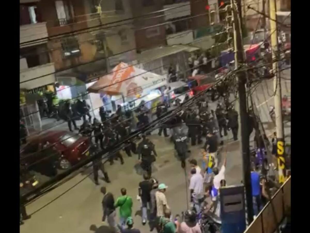 Robo en los Floralia terminó en asonada e intento de bloqueo