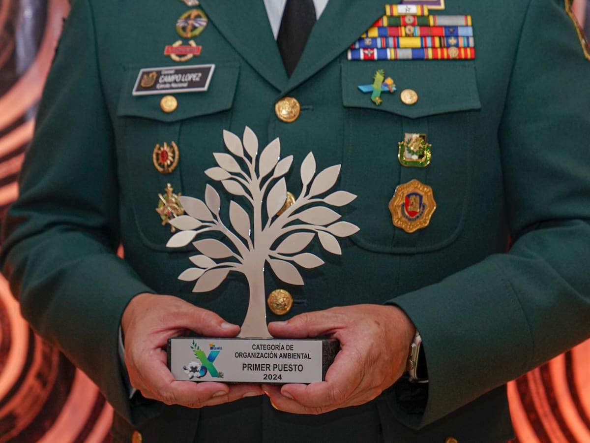 El Ejército Nacional de Colombia es galardonado con el Premio Gema