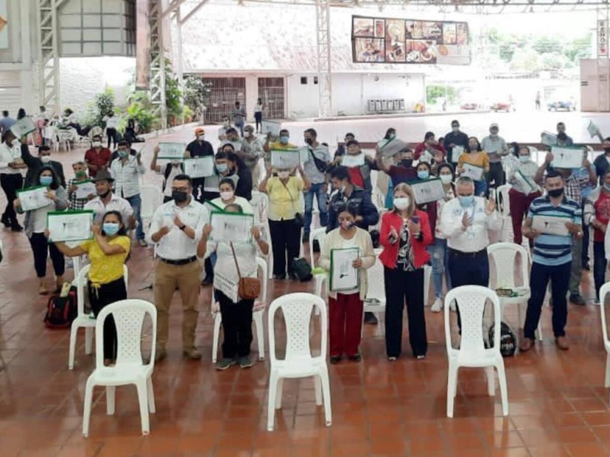 546 hogares campesinos del Huila regularizaron su propiedad