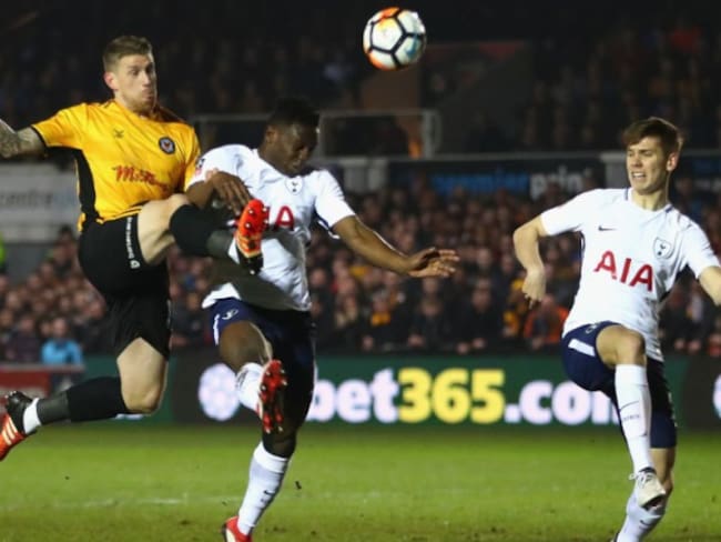 Tottenham empató 1-1 sin Dávinson Sánchez