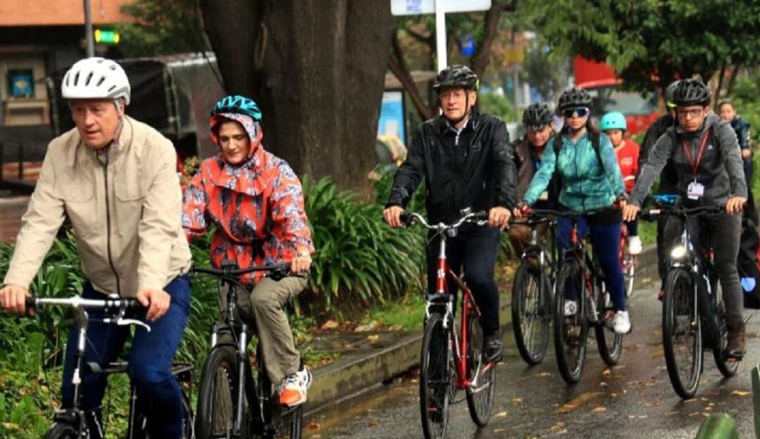 Ministra de Transporte y embajadores