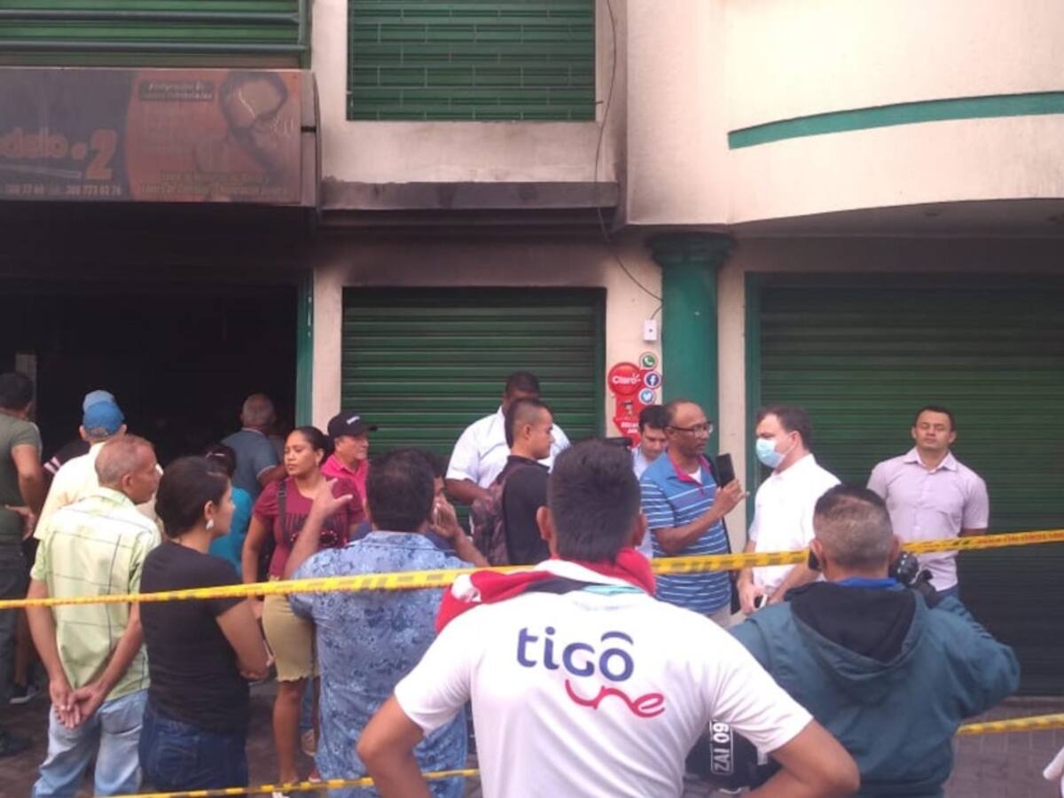 Pérdidas millonarias deja el incendio de locales comerciales en Sincelejo