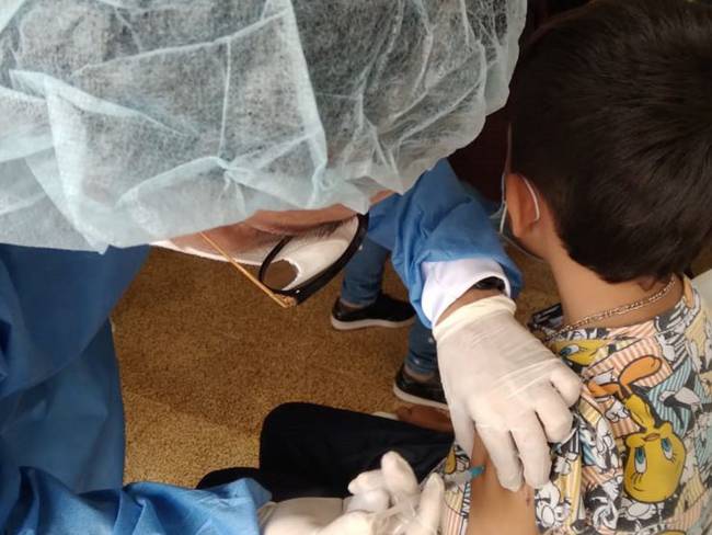 Niños con vacunas COVID- Archivo de Caracol Radio Armenia