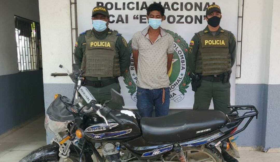 Según la Policía, este sujeto estaría vinculado en varios hurtos cometidos entre los barrios El Pozón, Villa Estrella y Colombiatón