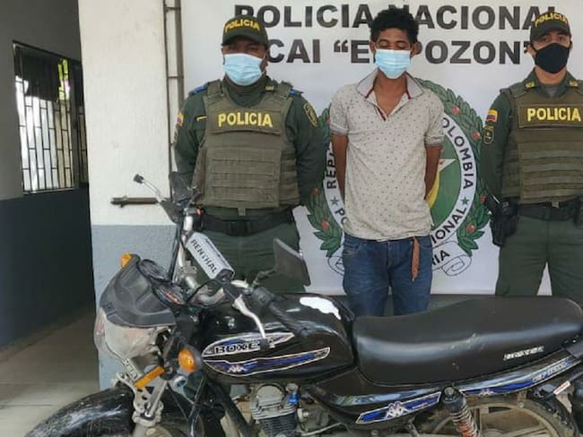 Según la Policía, este sujeto estaría vinculado en varios hurtos cometidos entre los barrios El Pozón, Villa Estrella y Colombiatón