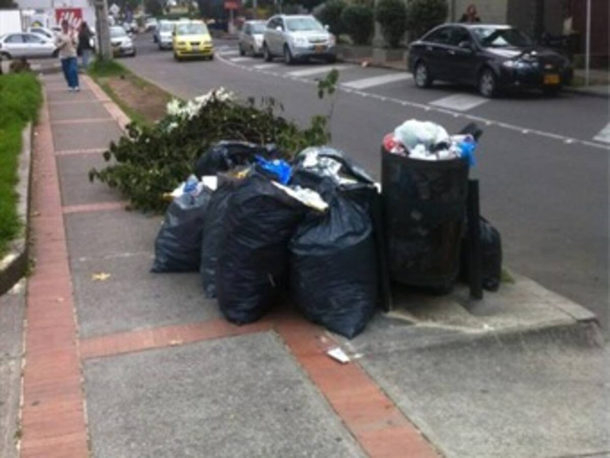 Prestadores de servicio de aseo estudian oferta del Distrito para volver a recoger basura