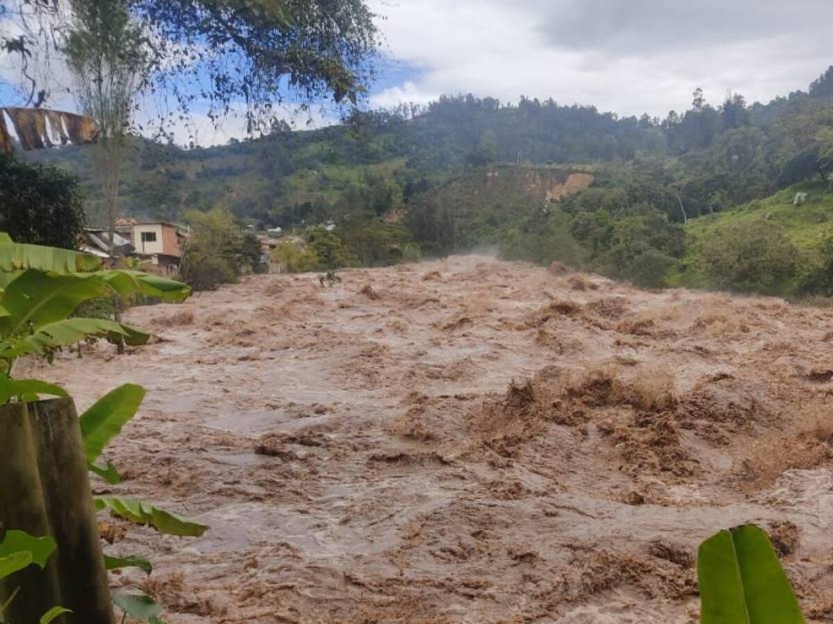Creciente del Río Sumapaz tiene en alerta a tres municipios de Cundinamarca