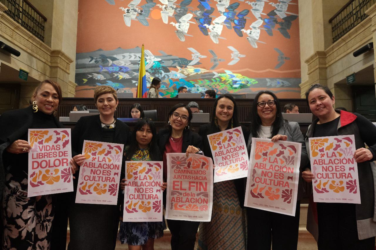 Aprueban en segundo debate proyecto que busca radicar la mutilación femenina. Cortesía: Prensa representante a la Cámara Carolina Giraldi