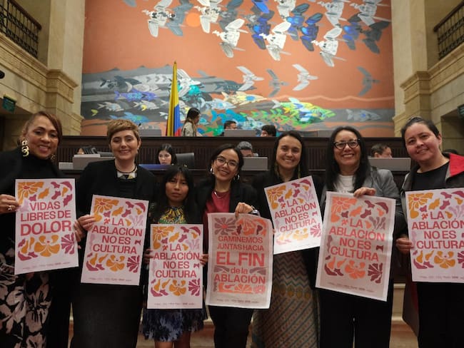 Aprueban en segundo debate proyecto que busca radicar la mutilación femenina. Cortesía: Prensa representante a la Cámara Carolina Giraldi