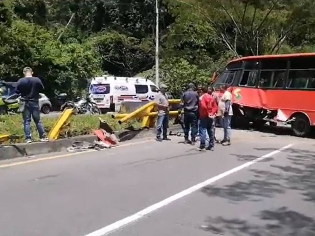 Fuerte accidente en la variante Ibagué – Cajamarca