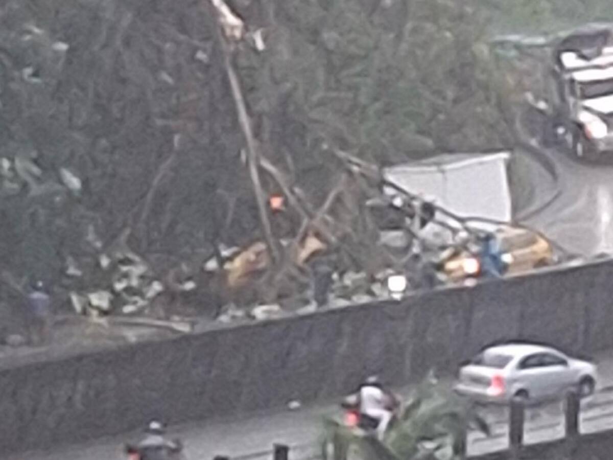Fuertes lluvias en Manizales, acompañadas de vendavales, provocaron diferentes emergencias