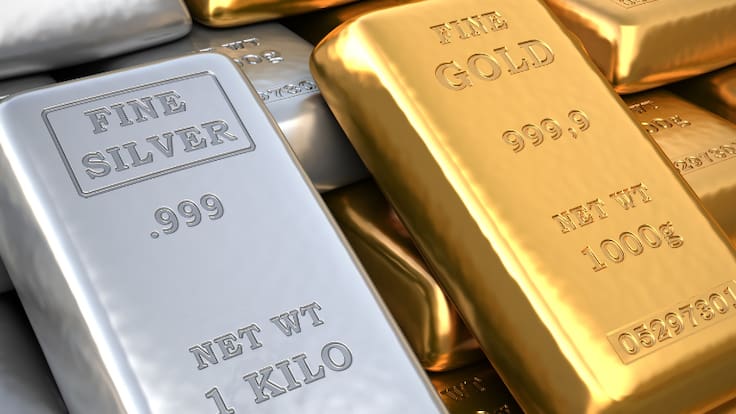 Comparación de los metales oro y plata (Foto vía Getty Images)