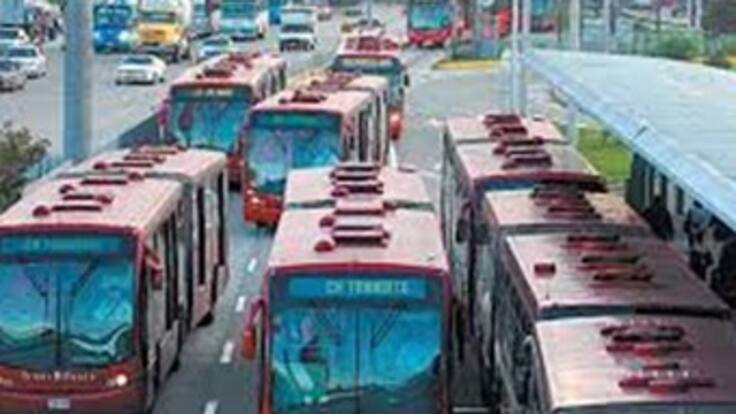 Resumen 9:00 am: 14 heridos deja accidente de articulado en Bogotá
