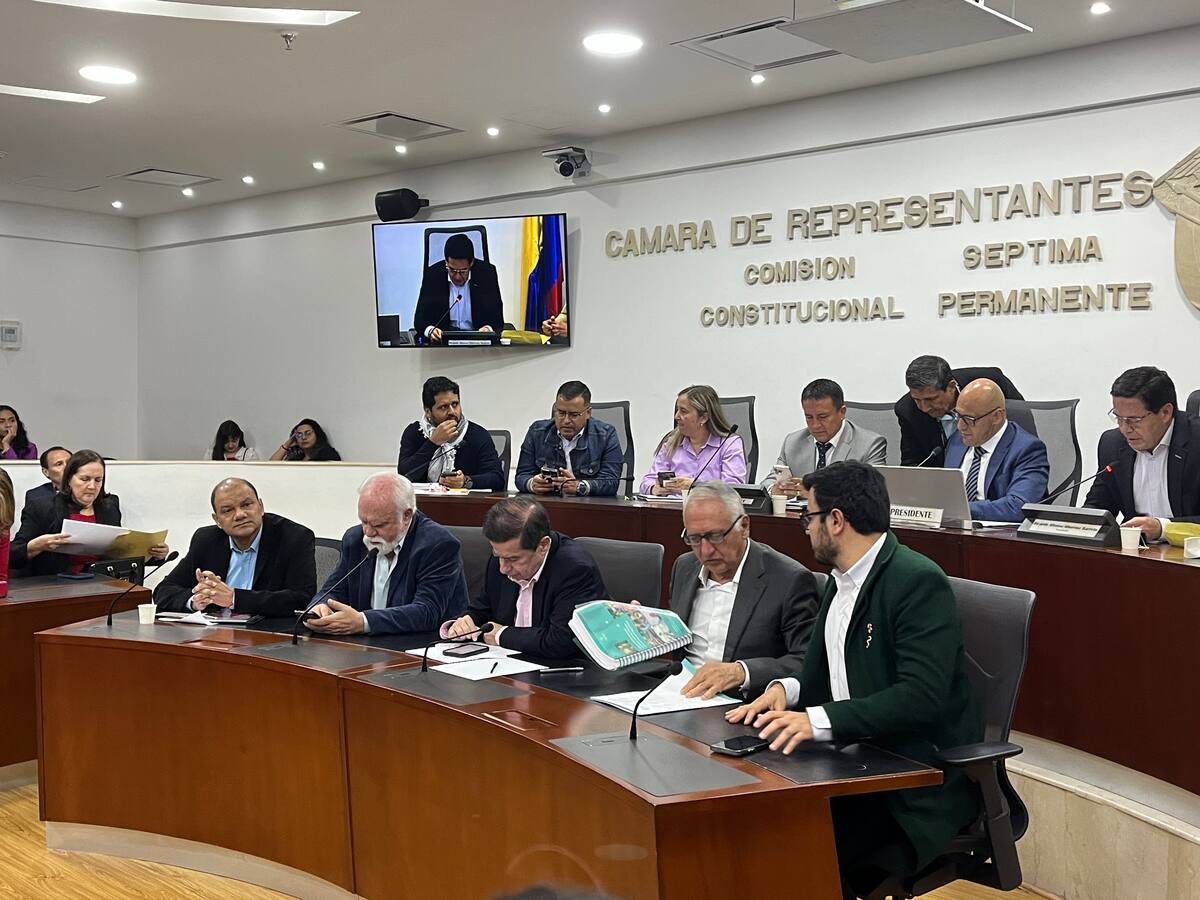Inicia mesa técnica para hacer ajustes al proyecto de reforma a la salud