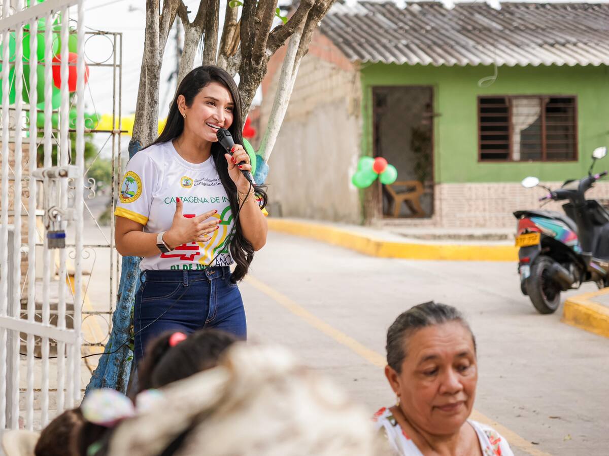 Entregaron pavimentación de Calle 68A del barrio San Pedro Mártir en Cartagena