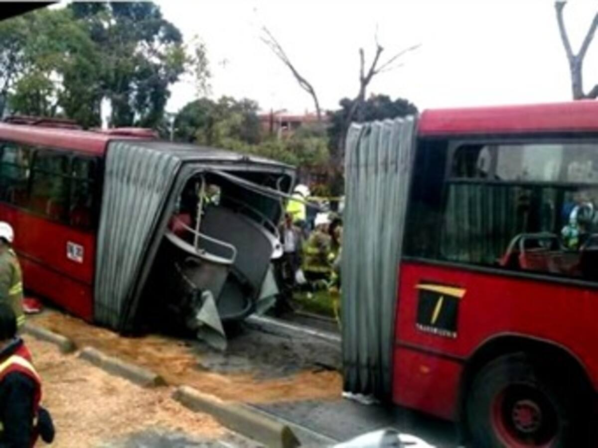 Volvo y Uniandes acompañarán investigación sobre articulado del Transmilenio que se partió