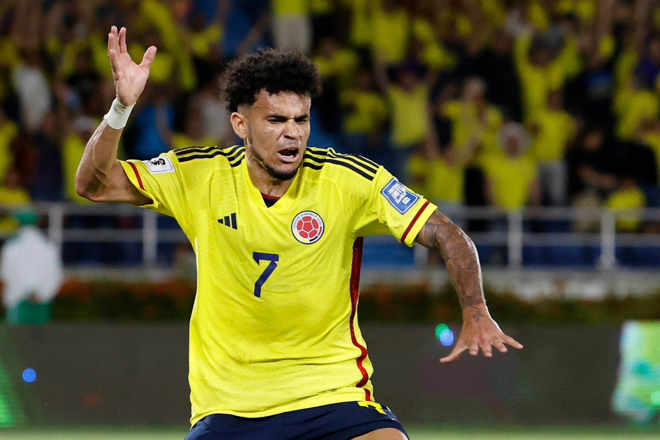 Luis Díaz de Colombia reacciona tras una jugada de gol hoy, en un partido de las Eliminatorias Sudamericanas para la Copa Mundial de Fútbol 2026 entre Colombia y Venezuela en el estadio Metropolitano en Barranquilla (Colombia). EFE/ Mauricio Dueñas Castañeda