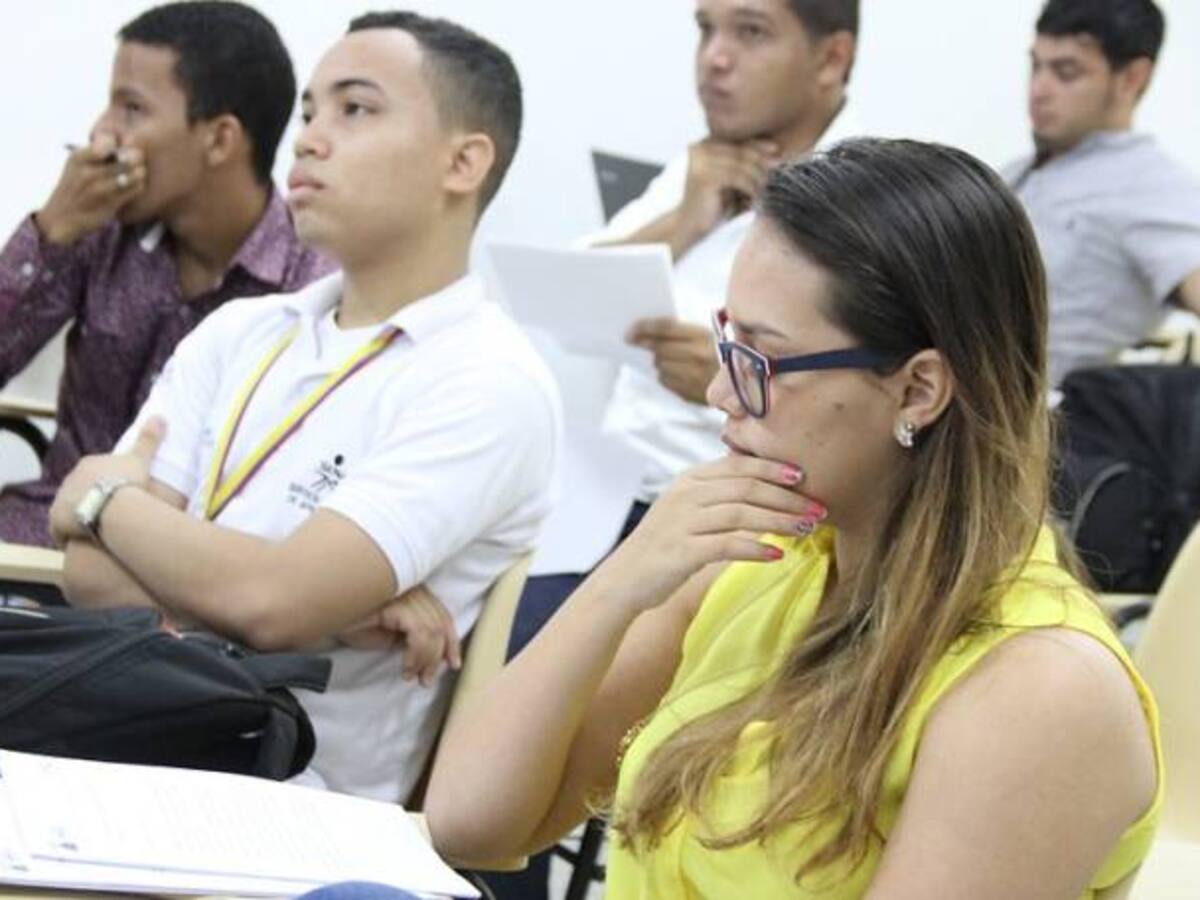 Estudio revela las dificultades de jóvenes en Bogotá para crear empresa
