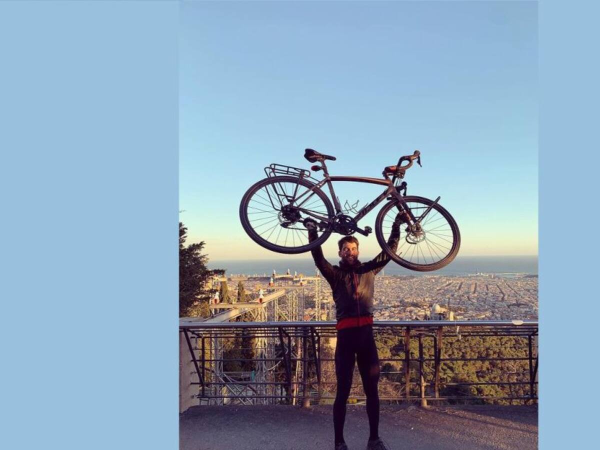 Así el español Nil Cabutí recorrió 43 países en su bicicleta por Europa