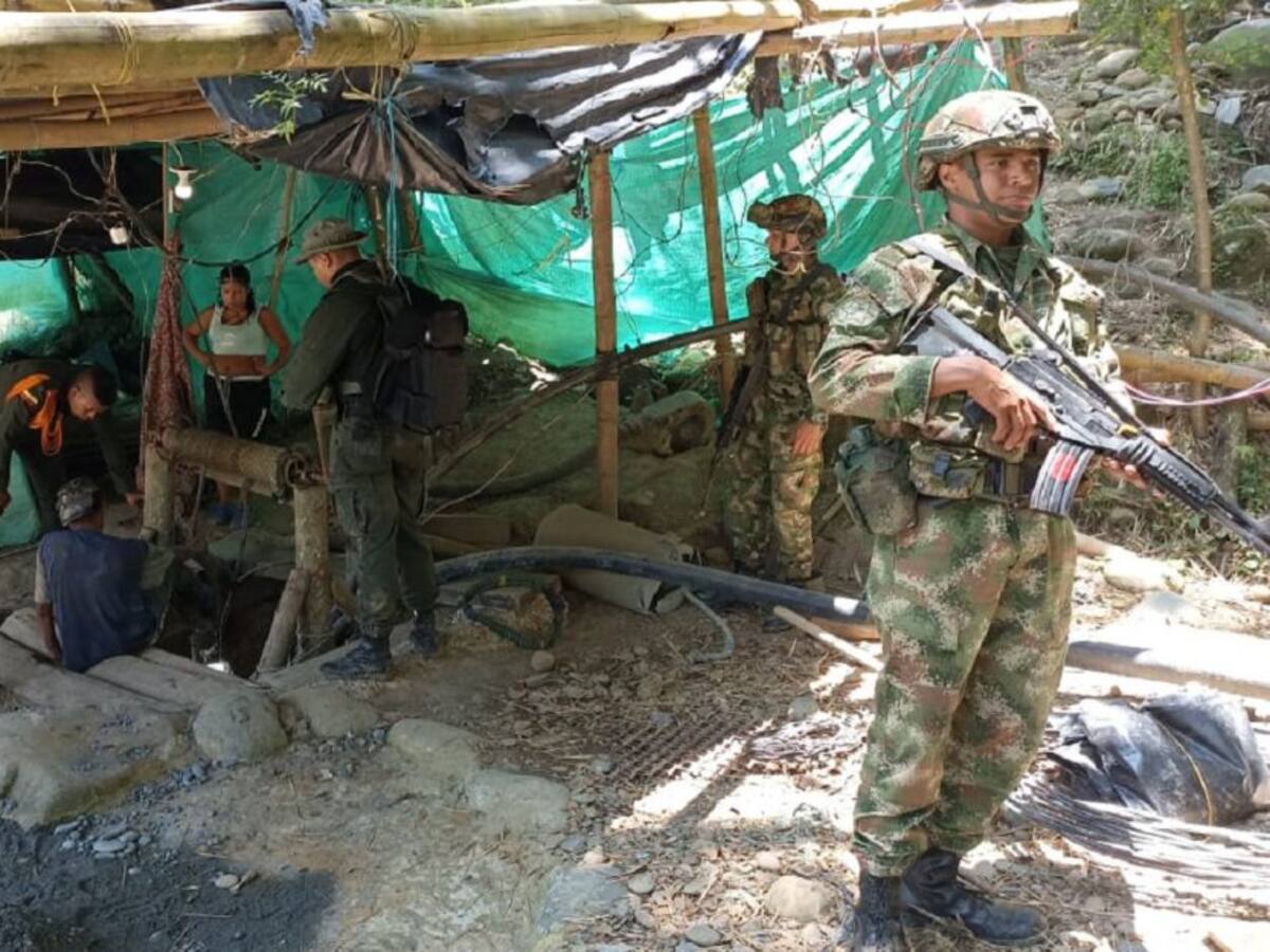 Detenidas ocho personas en una mina clandestina de Neira - Caldas