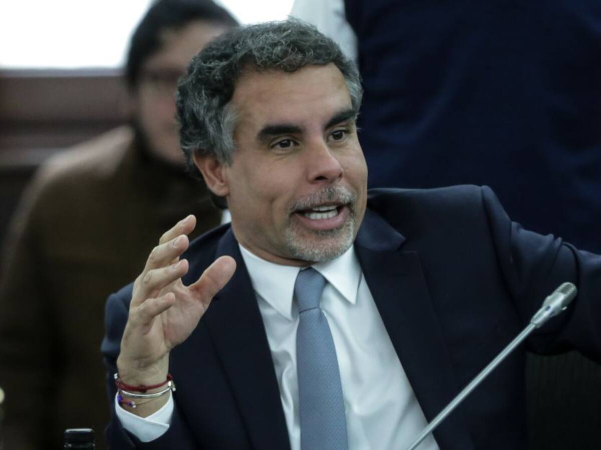 Fuerte llamado de Armando Benedetti a los bancos