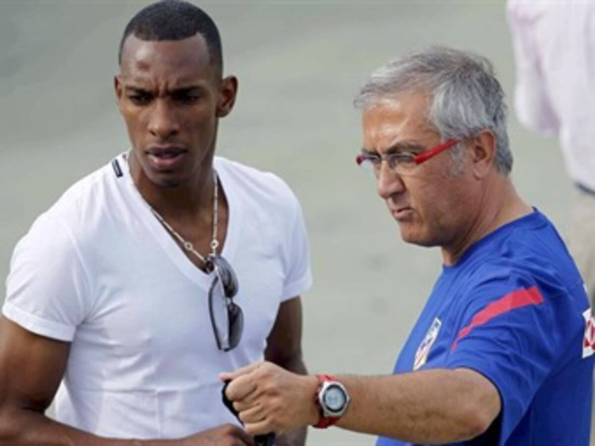 'El tema del ''Kun'' desgasta', dice Amaranto Perea