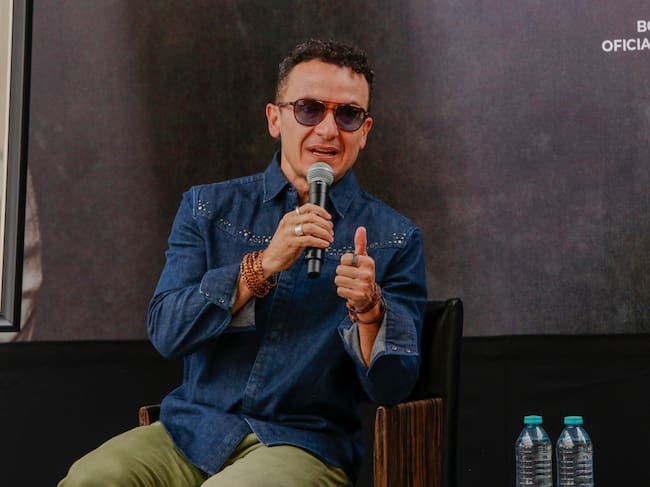 MEXICO CITY, MEXICO - APRIL 7: Singer Fonseca is seen during a press conference for his "Tropicalia" tour at Auditorio Nacional on April 7, 2026 in Mexico City, Mexico. (Photo by Medios y Media/Getty Images)