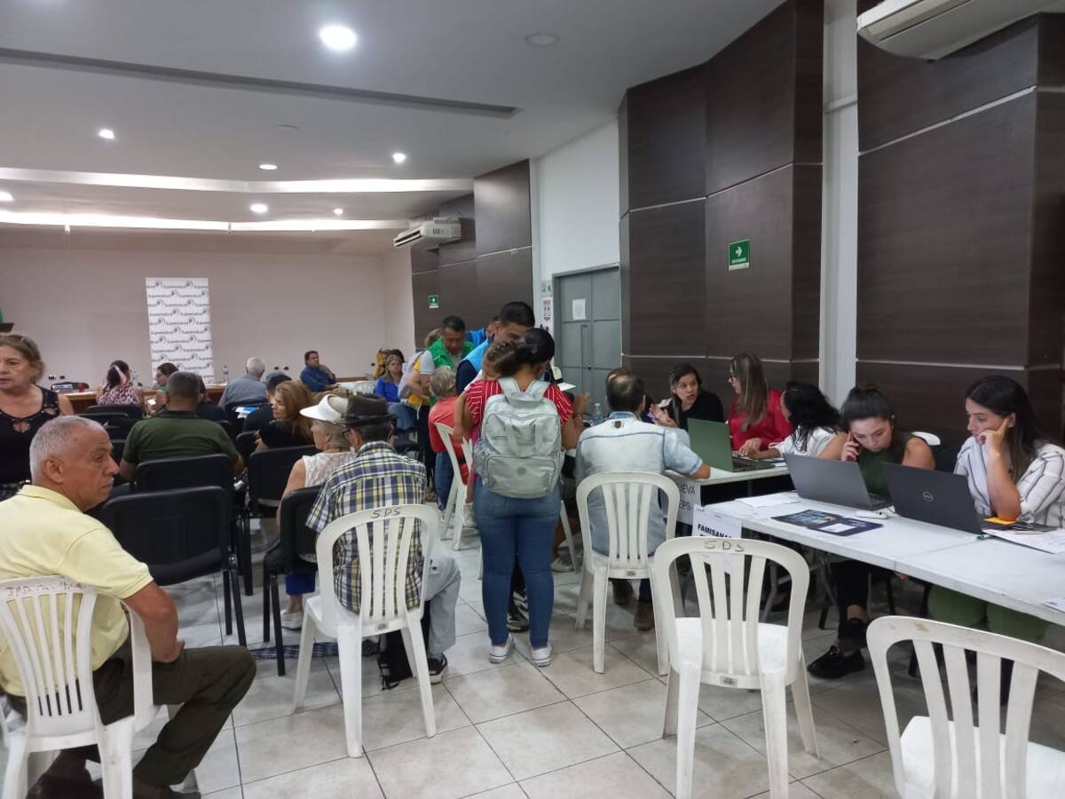 Supersalud acompañó jornada de atención de quejas y reclamos contra las EPS en Armenia