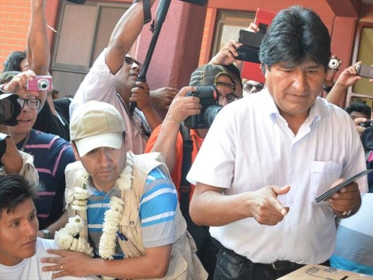 Morales dedica su triunfo "antiimperialista" a Fidel Castro y Hugo Chávez