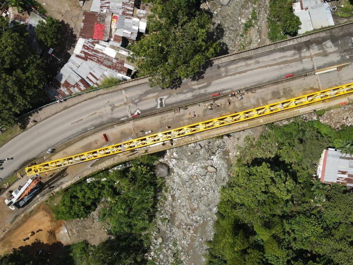 Instalan viaducto para la tubería del acueducto complementario de Ibagué
