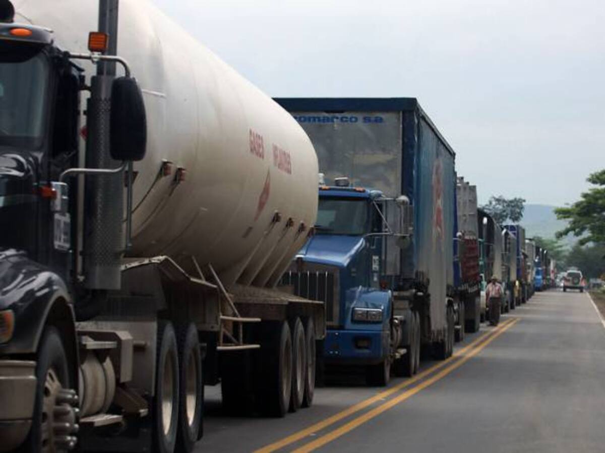 Revive decreto que restringe vehículos de carga en vías de Bogotá