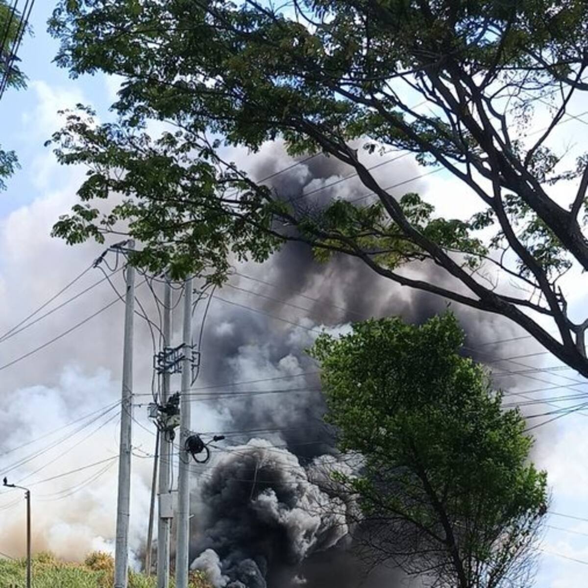 Controlan incendio forestal en La Cumbre