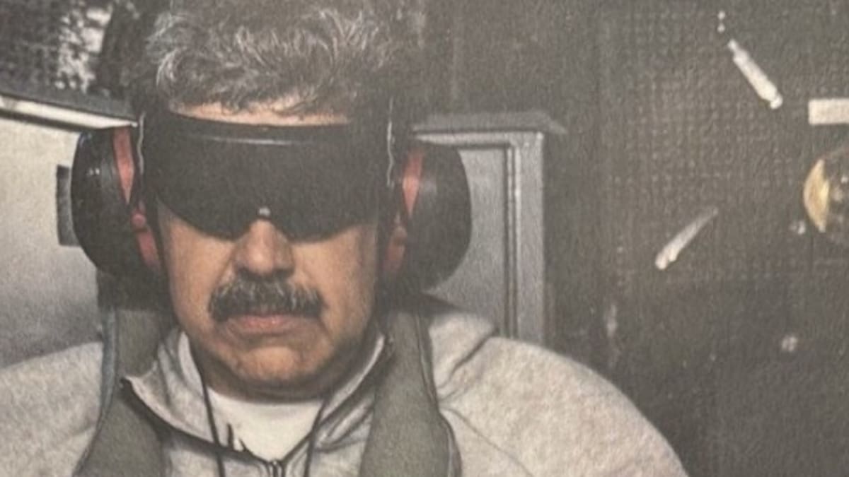 Foto oficial de Nicolás Maduro bajo custodia en un buque militar de Estados Unidos