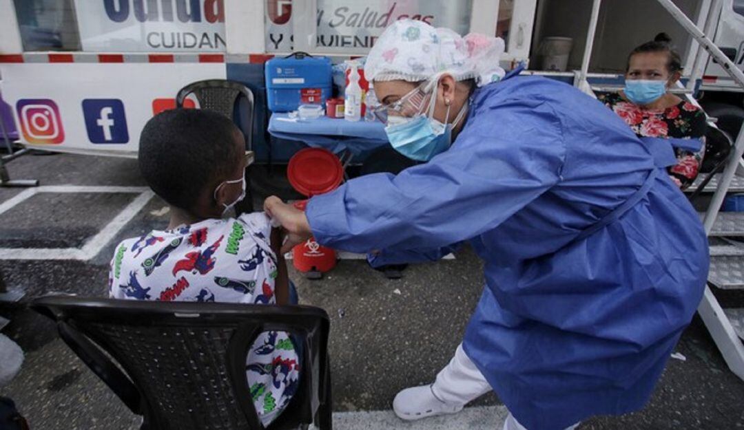 Continúa creciendo levemente los contagios por COVID-19 en Colombia