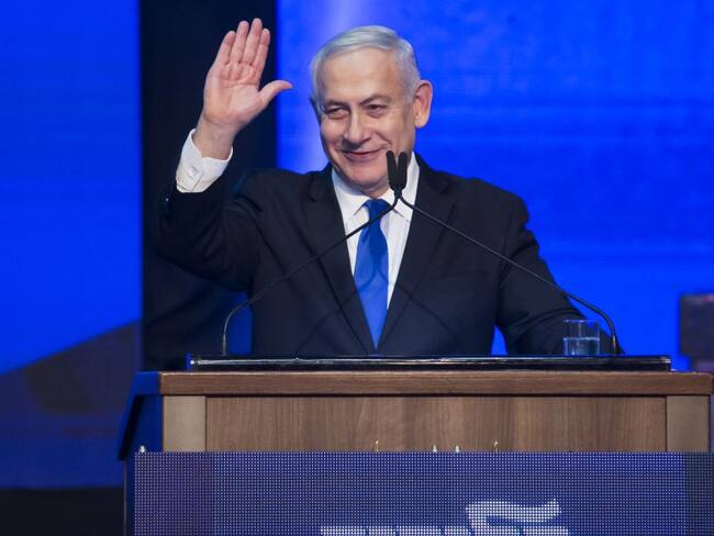 El primer ministro israelí propone un gobierno de unidad a su rival