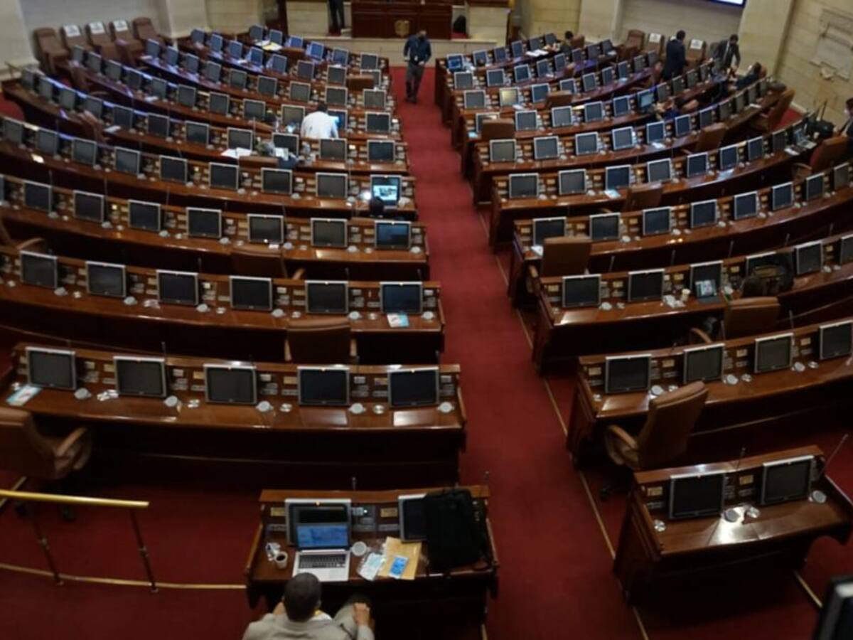 Congreso está preocupado por gestión del Gobierno ante vacuna del COVID-19
