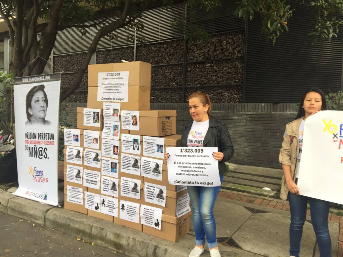 La alcaldía de Bogotá anunció que a comienzos del próximo año, Bosque Calderón, el barrio de Yuliana Samboní será legalizado, lo que permitiría el mejoramiento de las vías, los servicios y la construcción de parques y colegios.