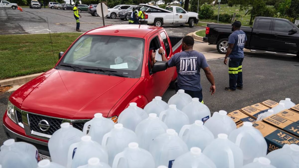 Siete ciudades de EE.UU. enfrentan crisis en acceso al agua potable limpia