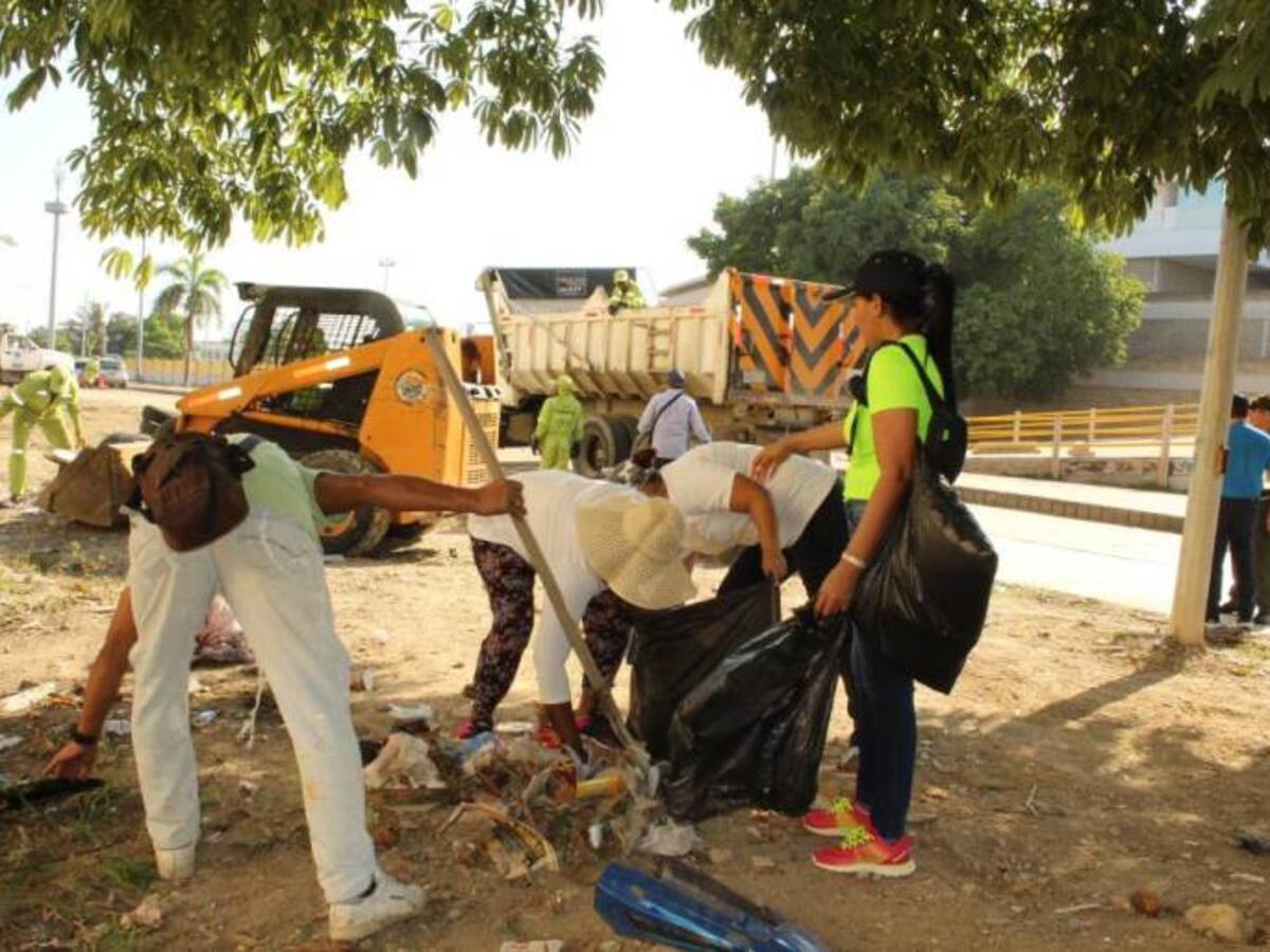 Recuperan entorno del estadio de fútbol de Cartagena