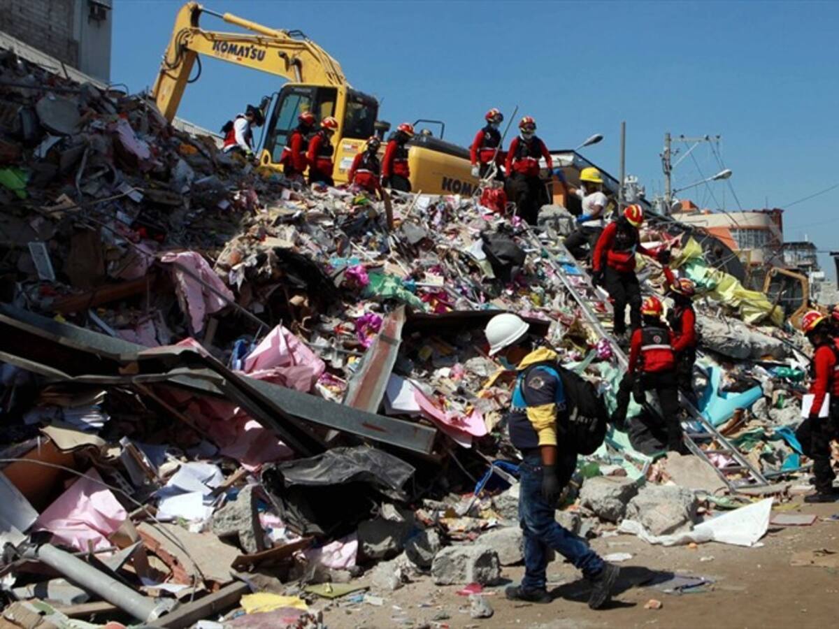 A 570 ascienden los fallecidos tras terremoto en Ecuador