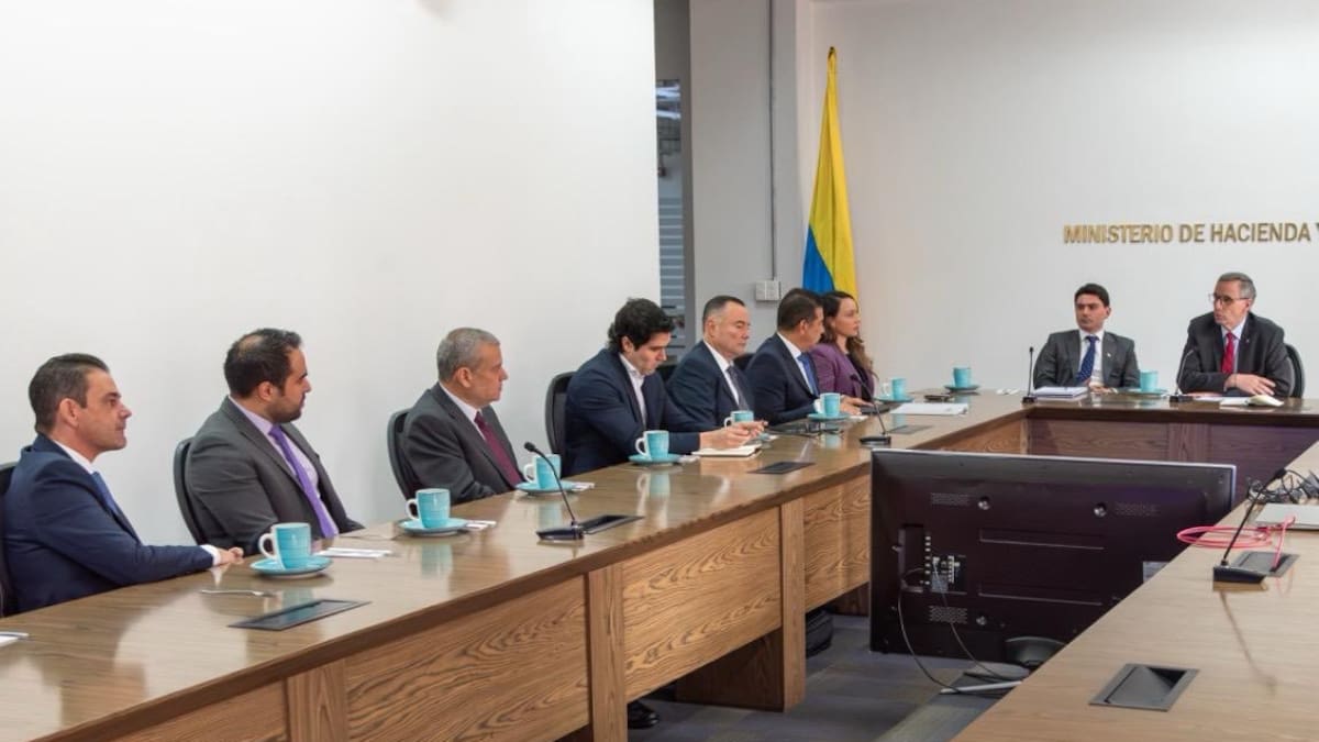 MinHacienda citará Comisión de Crédito Público para ampliar crédito con Banco Mundial por terremoto