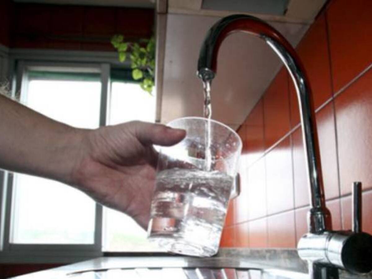Sin agua más de 100 barrios en Armenia, a causa de las lluvias