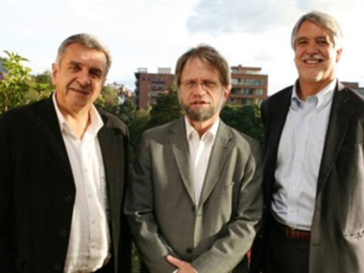 Partido Verde no se opone a respaldo de Uribe a Peñalosa