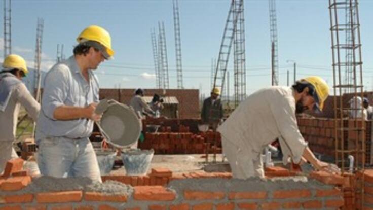 Ni Petro ni la ciudad están por encima de la ley: Vargas Lleras