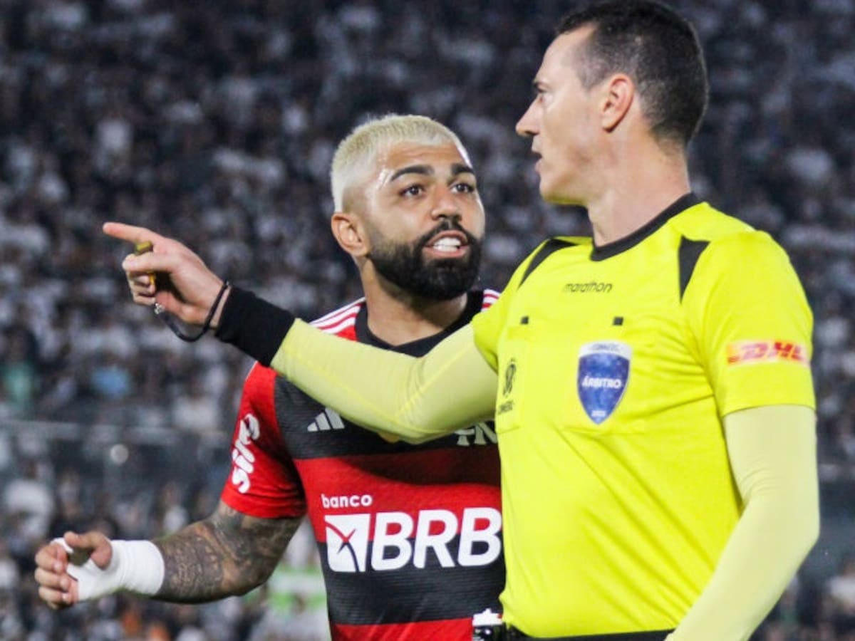 Gabriel Barbosa explota contra el arbitraje de Wilmar Roldán: “Fue un robo muy grande”