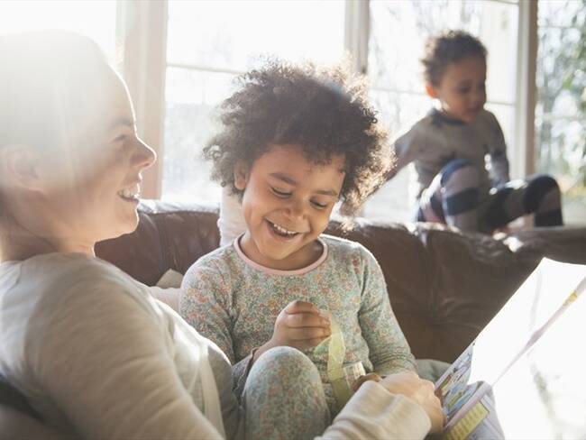 La intención del libro es ayudar ser una mamá feliz desde el aspecto físico y emocional: Sara Gaviria sobre &quot;Mamá feliz en casa&quot;. Foto: Getty Images