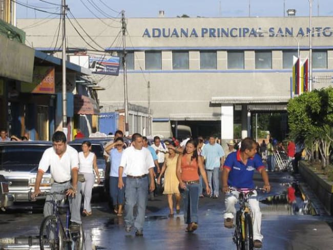 Estudiantes venezolanos retornan a su país