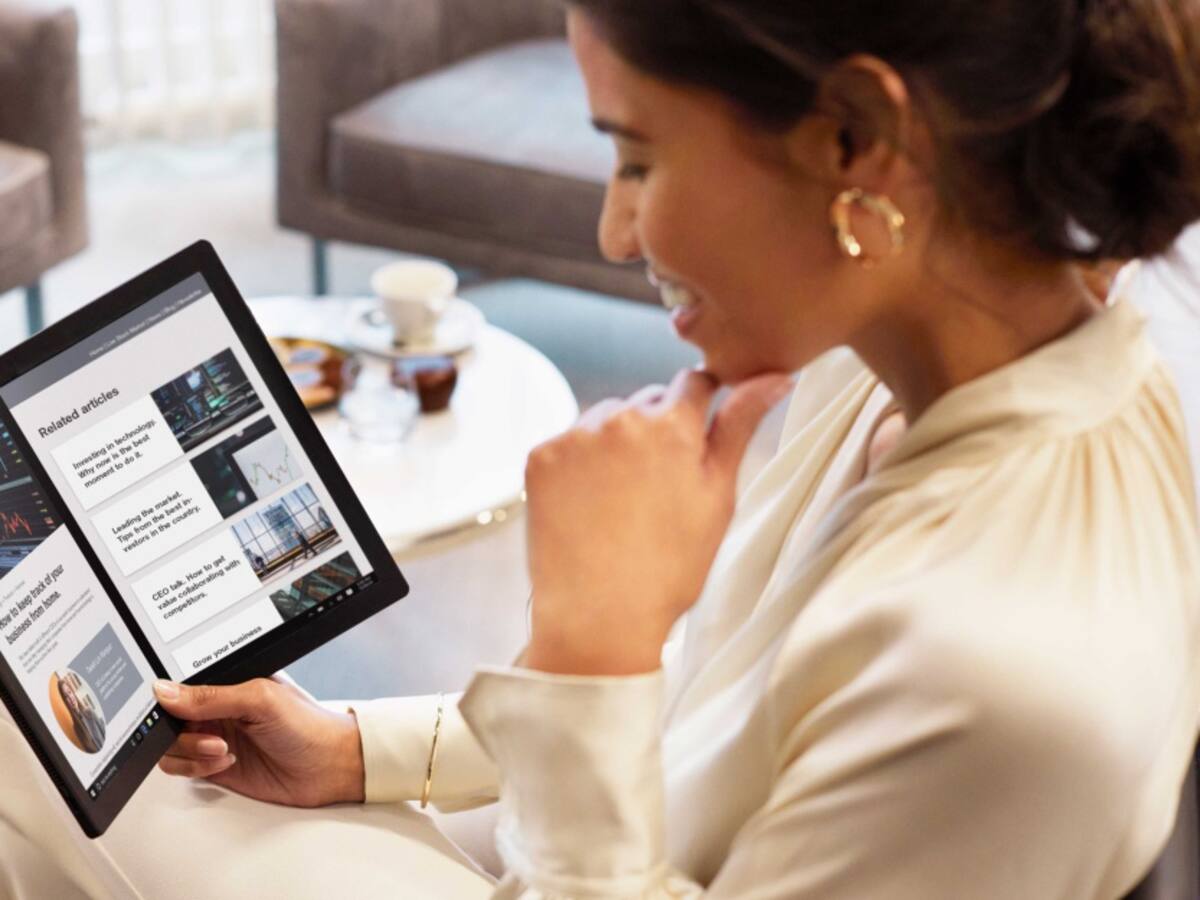 Primera pc plegable del mundo lista para comprar